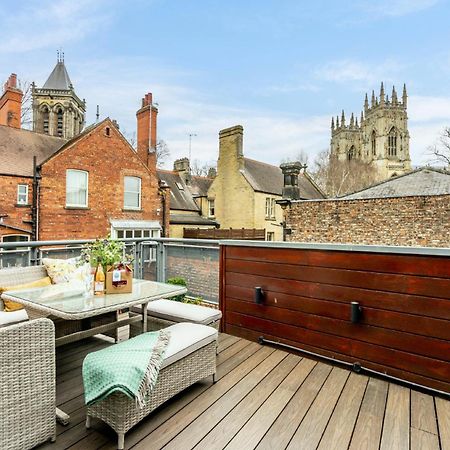 Blake Mews York Kültér fotó