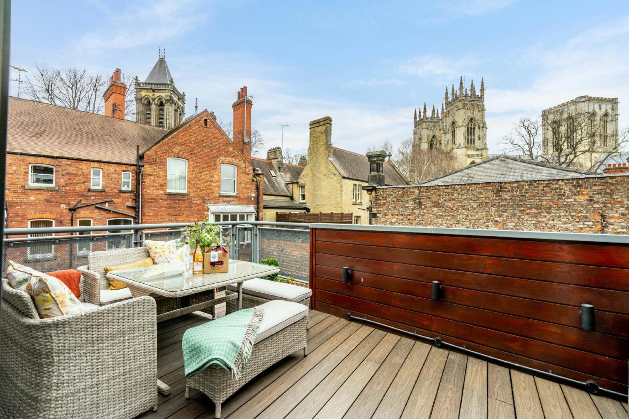 Blake Mews York Kültér fotó
